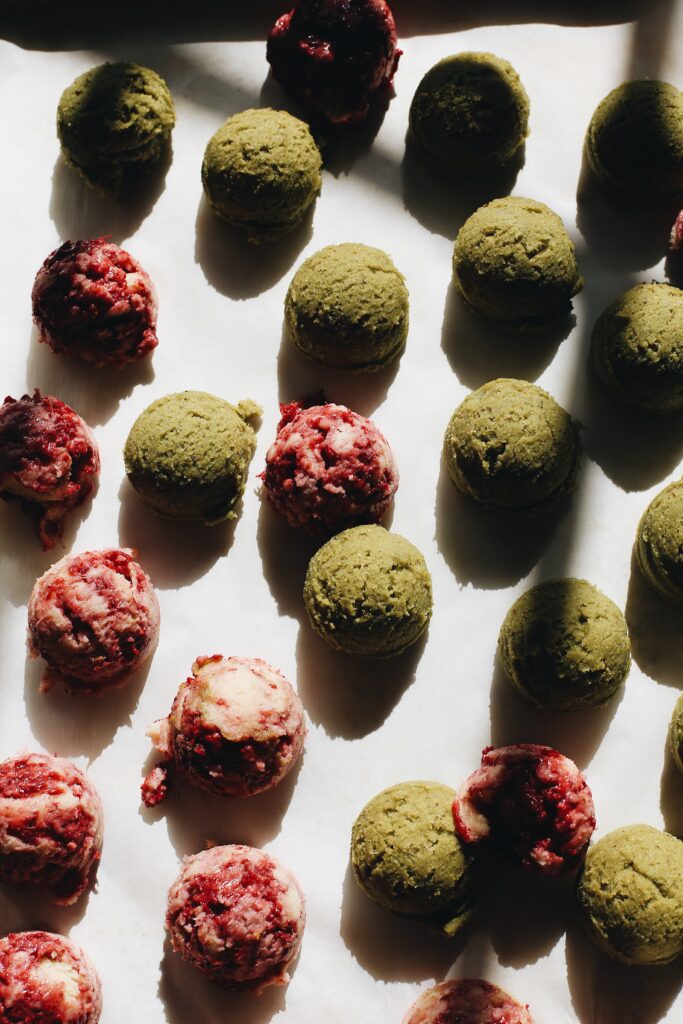 raspberry pistachio with matcha marbled cookies